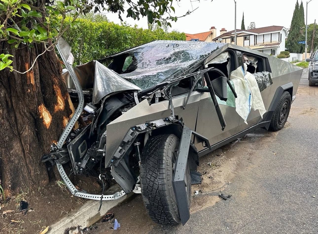 祝福🙏遭遇严重车祸的阿里纳斯儿子已苏醒 仍要插管但在恢复