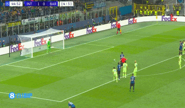 紧张到不敢看！国米罚点前马洛塔低头不看，打进后马上疯狂庆祝