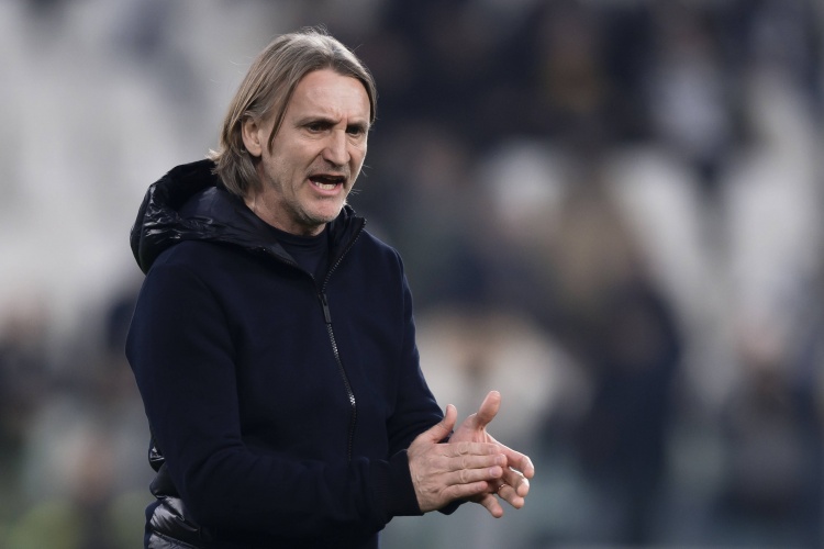 本赛季带队保级成功,官方:卡利亚里主帅尼科拉离任