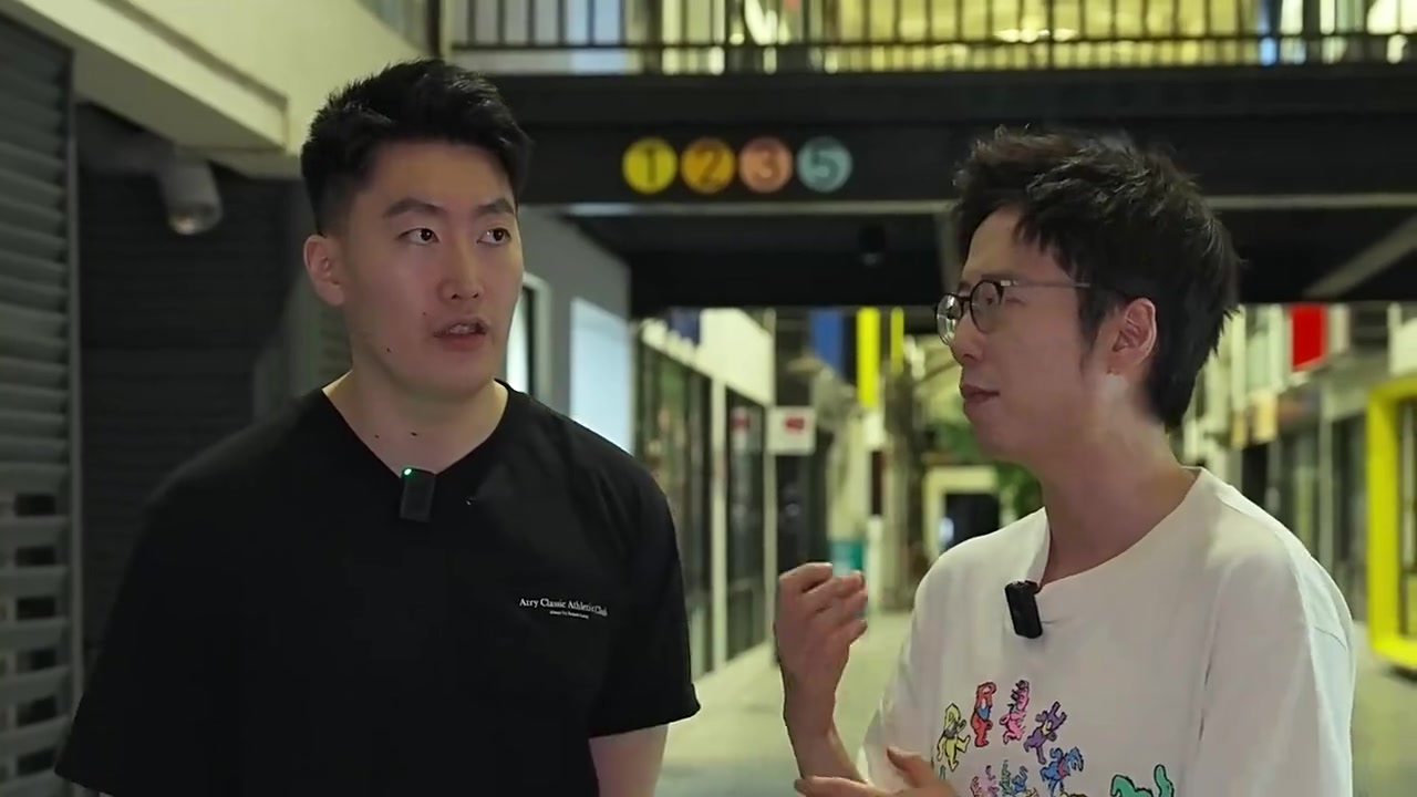 管门！管泽元赛前曾预测HLE三比一T1，今日T1直接横扫HLE晋级MSI